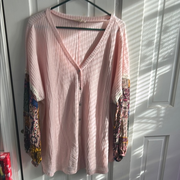 NWT Pink Button-Up Women's Top 1x - Picture 1 of 7